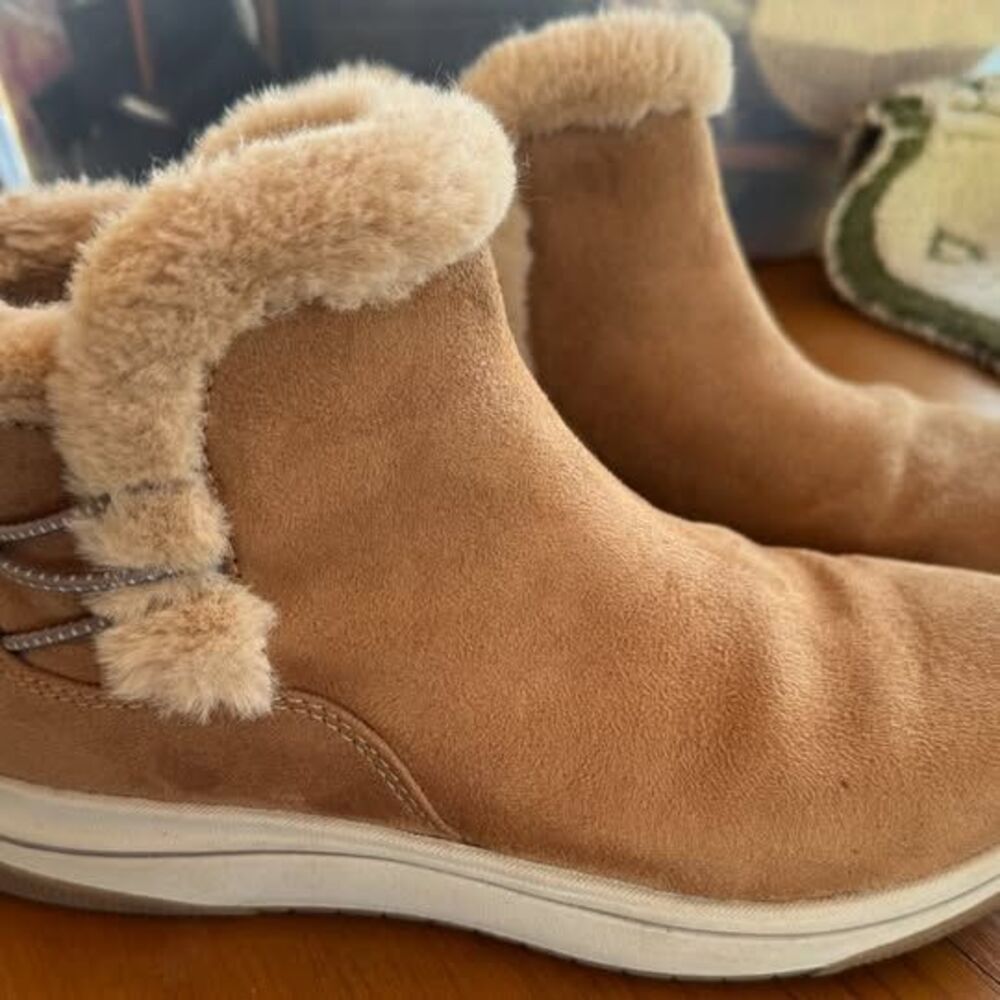 CLARKS Breeze Sz 7 Cloudsteppers suede sherling chelsea